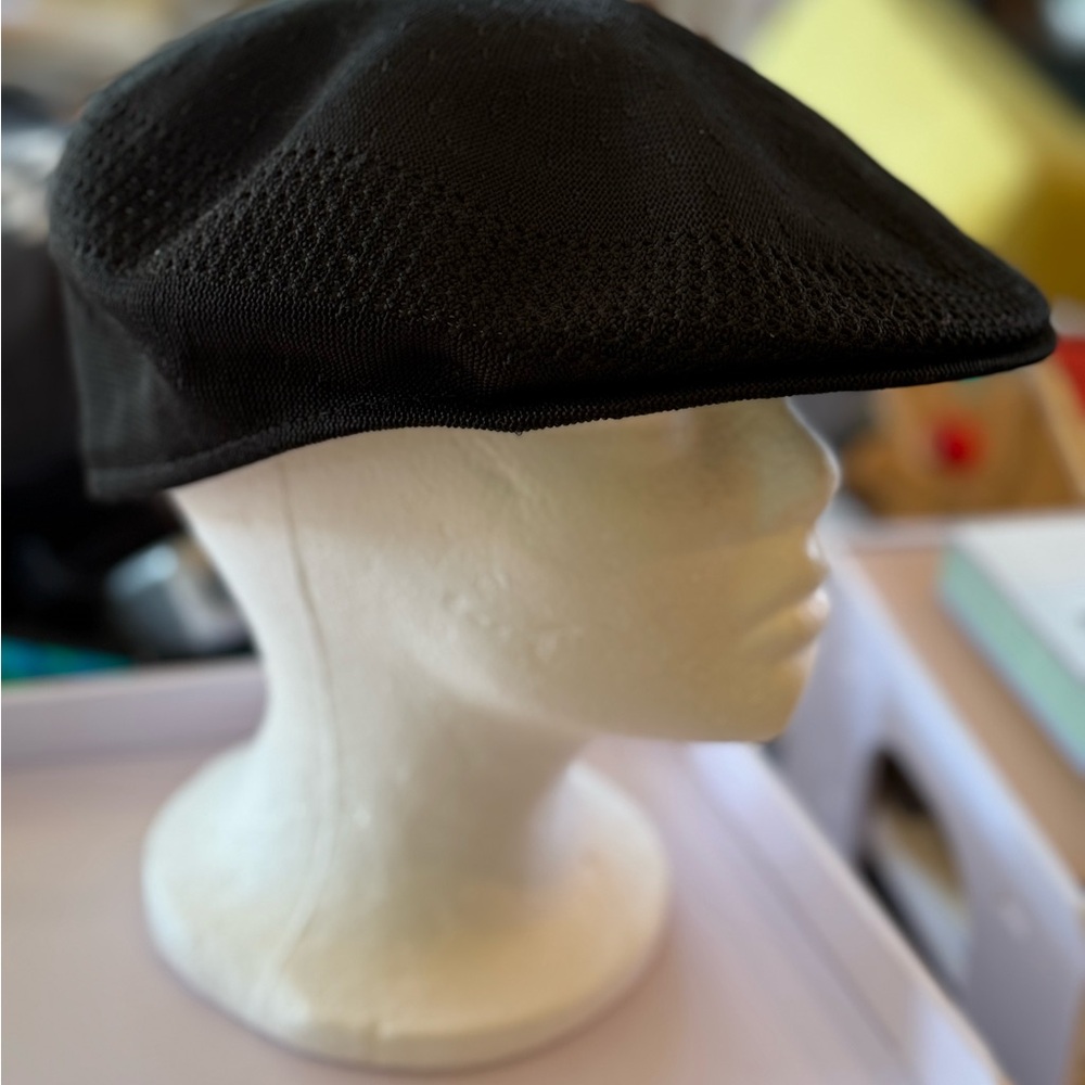 Men's Black Mesh Flat Cap